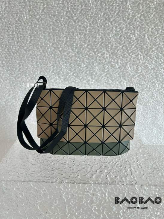 Picture of Issey Miyake Handbags _SKUfw219550740fw